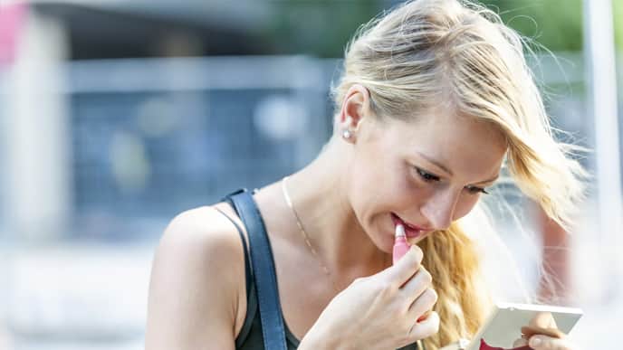 Illuminare il sorriso grazie al trucco
